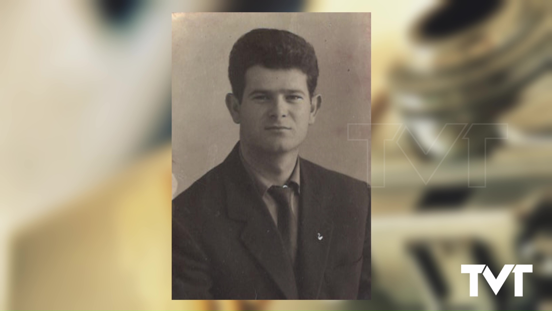 Con nombre propio - 24 - Maximino Ortuño